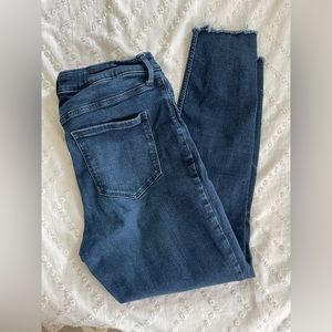 2/$10 GAP High Rise Universal Jeggings Raw Hem Skinny Jean size 14/32
